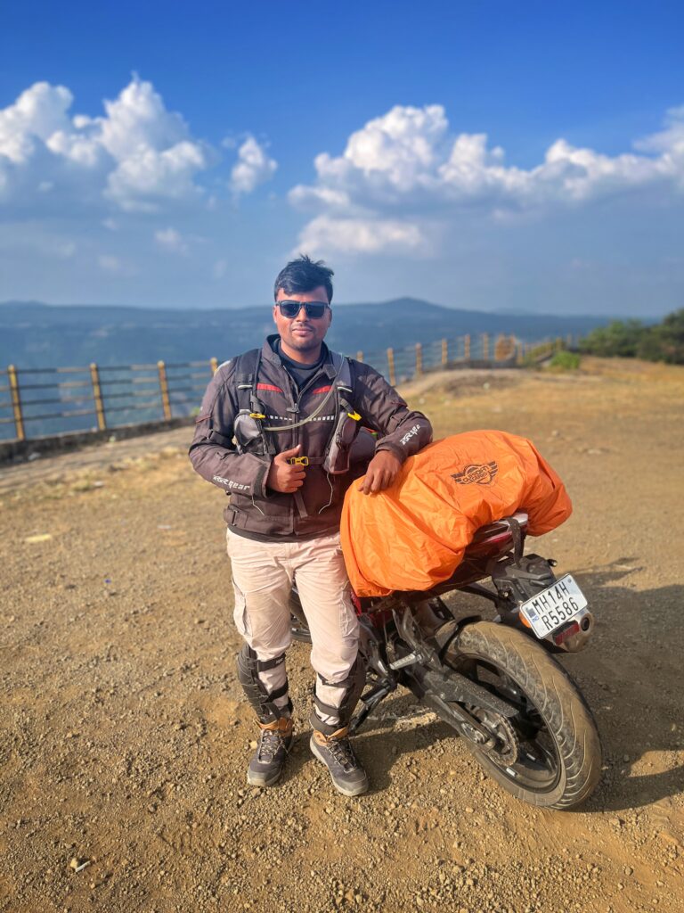 Riding through India, contact me